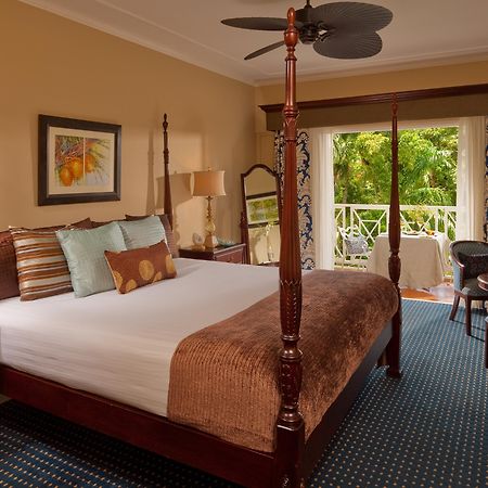 Sandals Ochi Beach Resort All Inclusive (Adults Only) โอโชรีโอส ภายนอก รูปภาพ