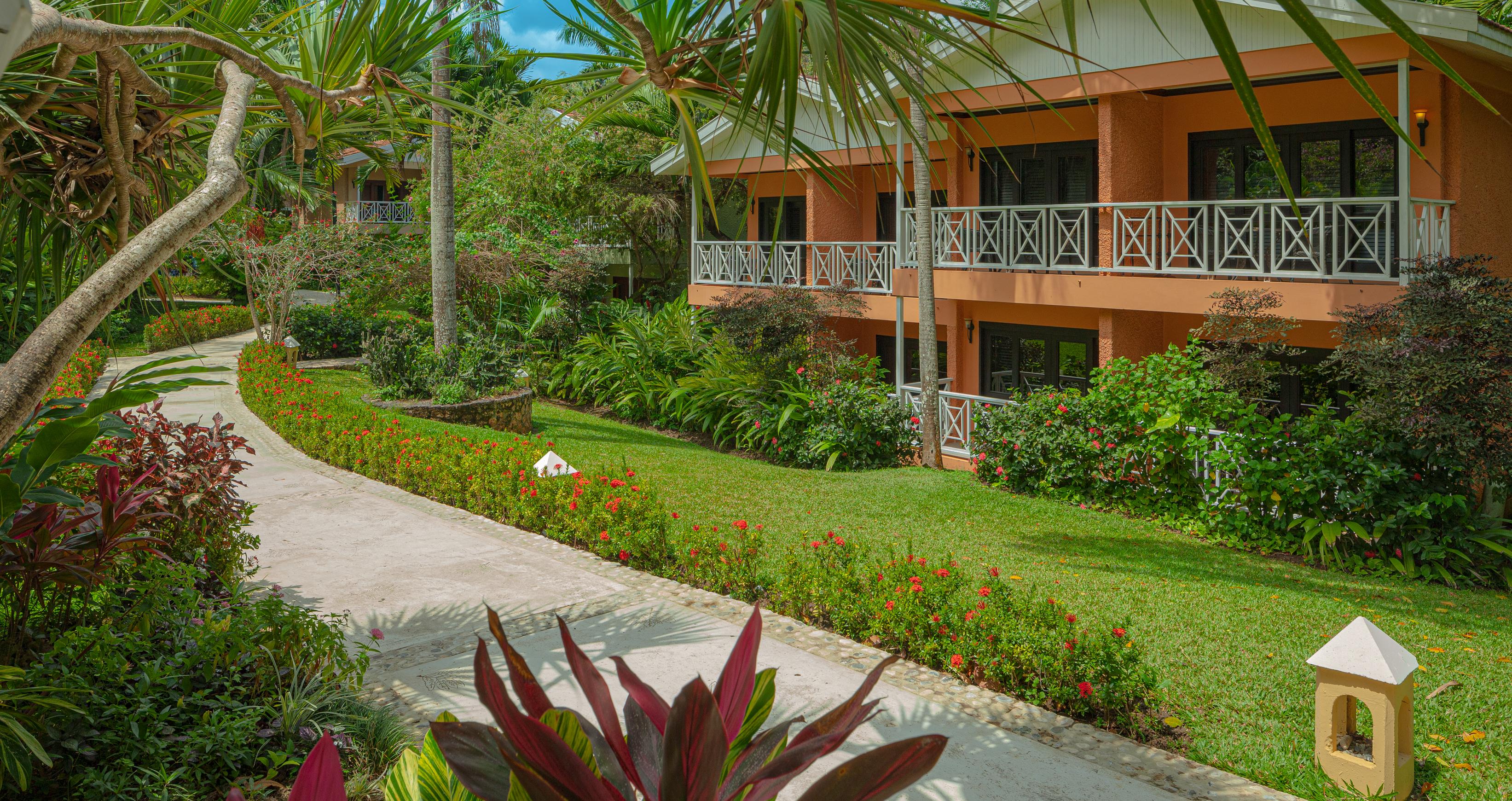 Sandals Ochi Beach Resort All Inclusive (Adults Only) โอโชรีโอส ภายนอก รูปภาพ