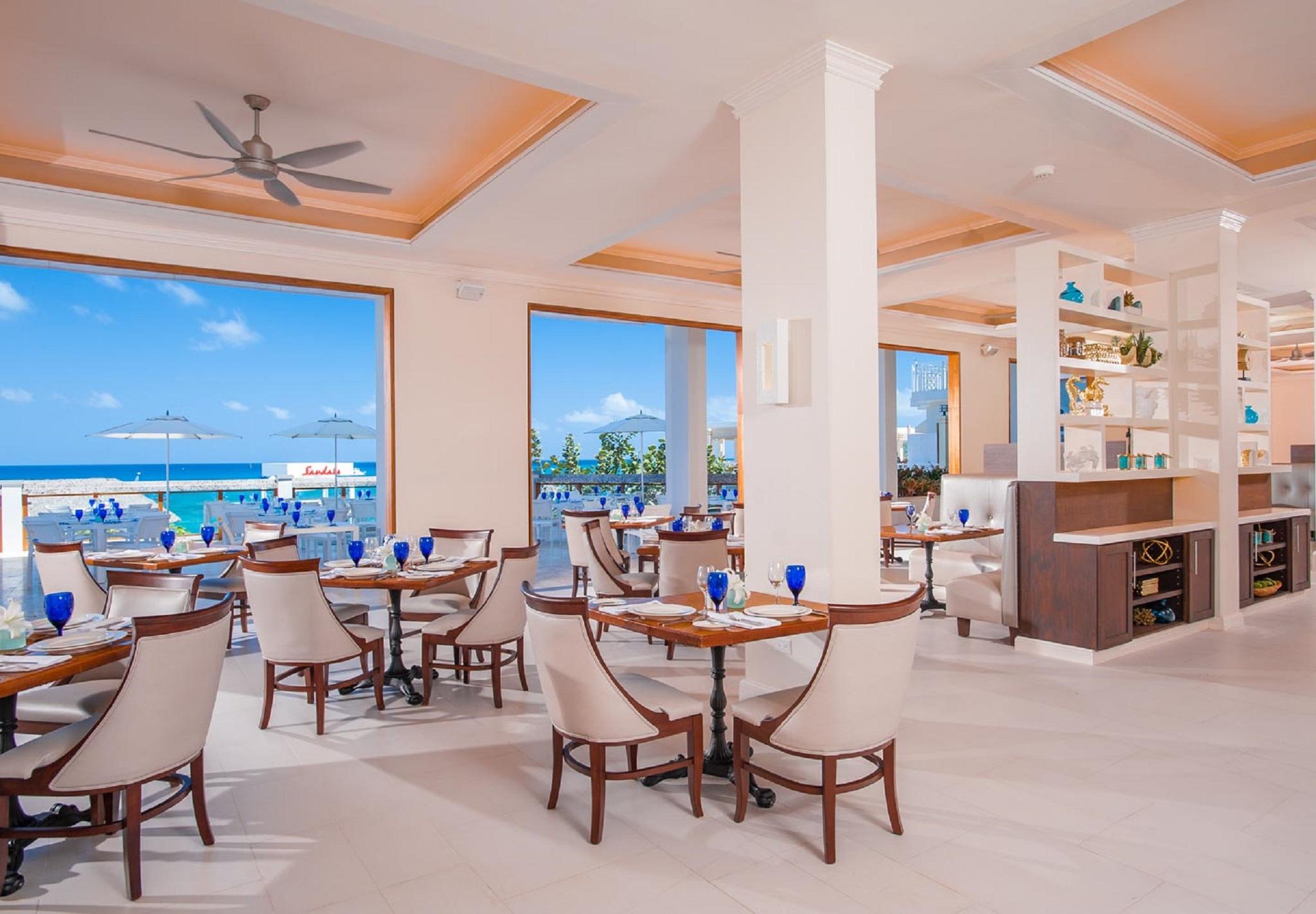 Sandals Ochi Beach Resort All Inclusive (Adults Only) โอโชรีโอส ภายนอก รูปภาพ